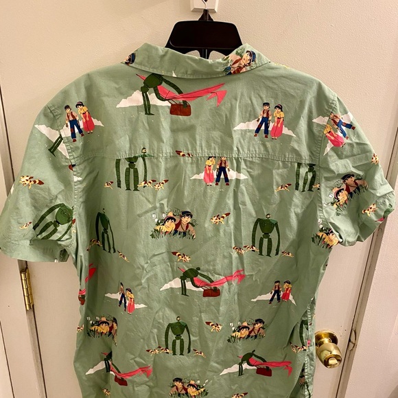 Castles In The Sky Scenic Woven Button Up BoxLunch Exclusive Size XXL - Picture 7 of 7